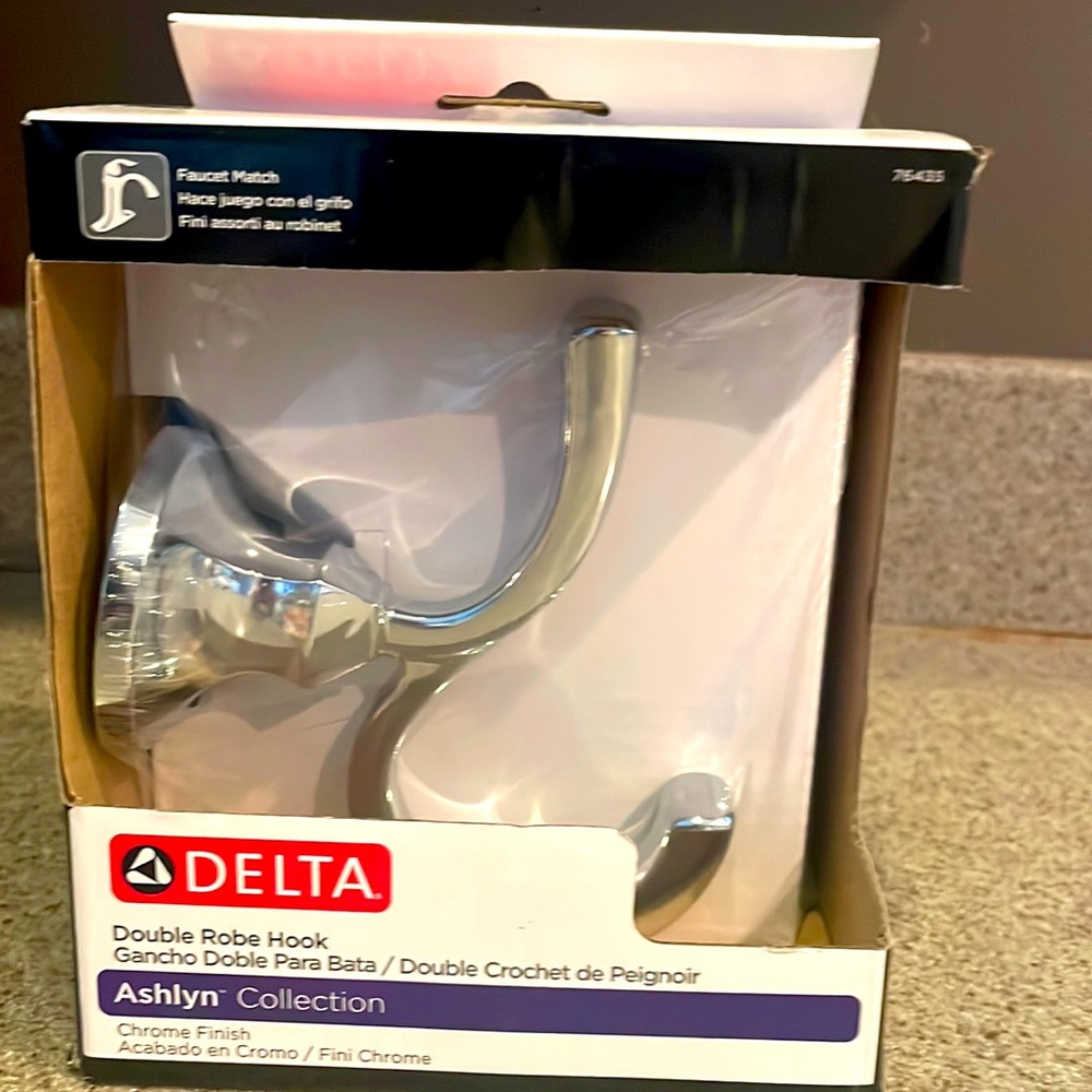 NWT Delta Double Robe Hook Chrome Finish- Set of 4
